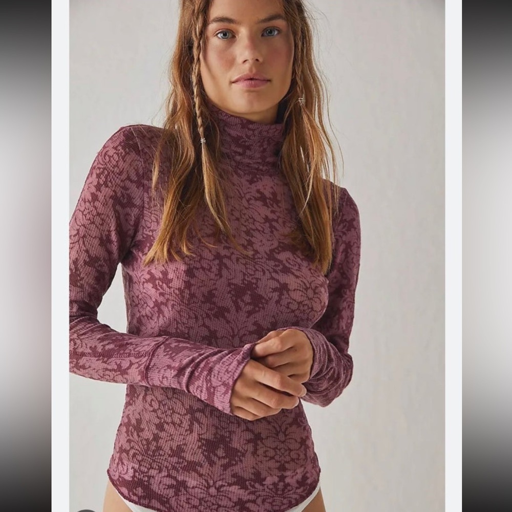 🆕FREE PEOPLE YOU AND I PLUM PURPLE LONG SLEEVE TURTLENECK TOP - Picture 5 of 10